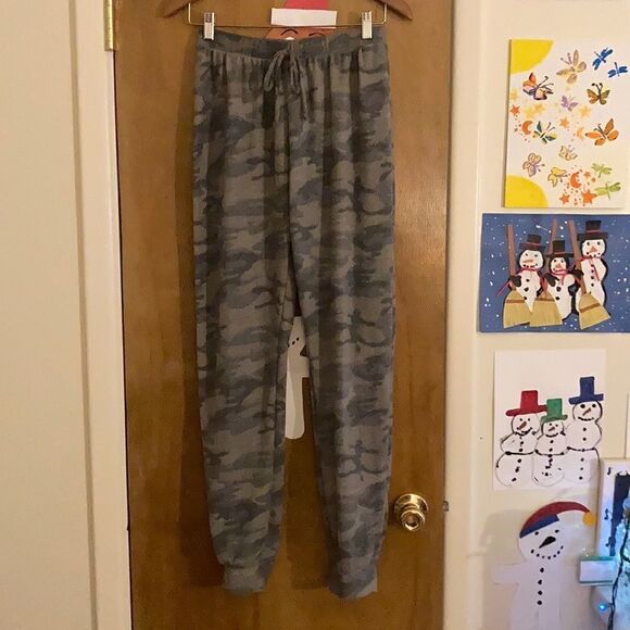 Caution To The Wind Camo Pajama Set - Picture 5 of 8